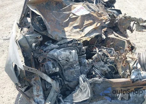 2003 Toyota Camry Le z USA, uszkodzony, nr VIN 4T1BE32K53U679850